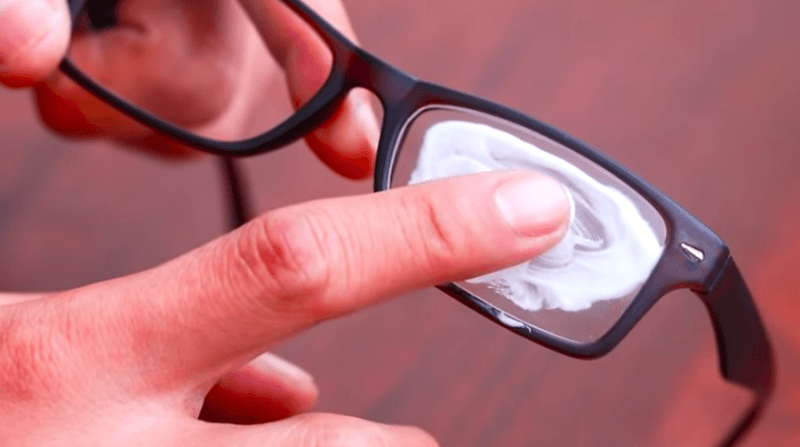 Cómo eliminar los rayones de tus lentes en casa: trucos efectivos y económicos.