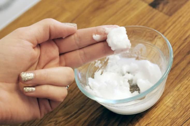 Crema de bicarbonato: Ponla antes de dormir, adiós, arrugas y manchas.