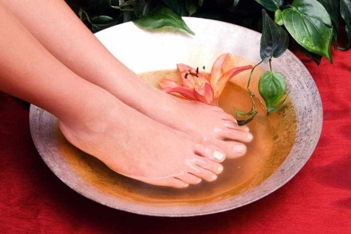 Beneficios de remojar los pies en vinagre